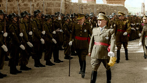 Pensamiento de Franco: El ejército, guarda de la paz y del derecho.