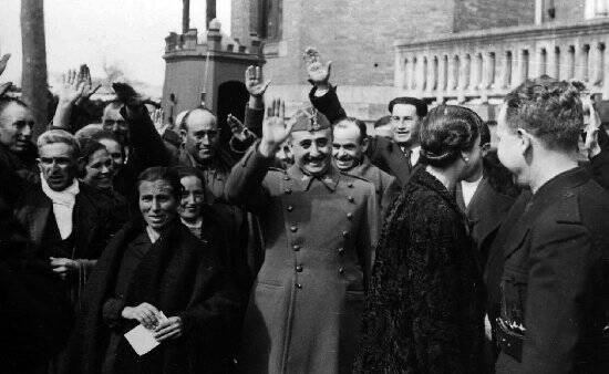 Pensamiento de Franco: El Sindicato y las viejas ficciones políticas.