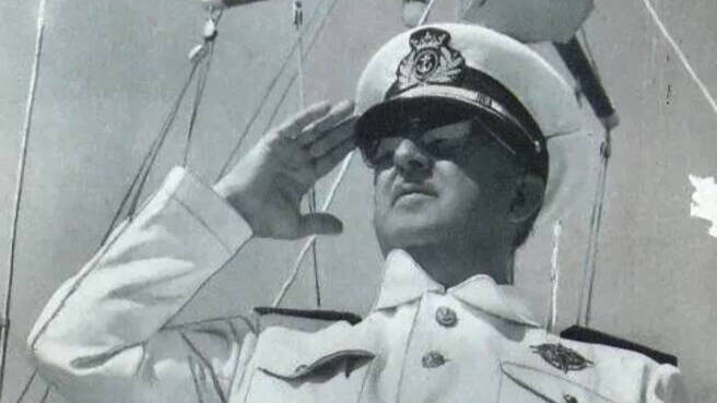 1943. El Generalísimo Franco inaugura la Escuela Naval Militar de Marín (Pontevedra). Por Carlos Fernández Barallobre