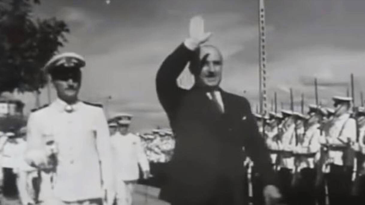 1944. El Caudillo de España Francisco Franco, asiste en el Arsenal Militar de El Ferrol a la botadura de cuatro Cañonero