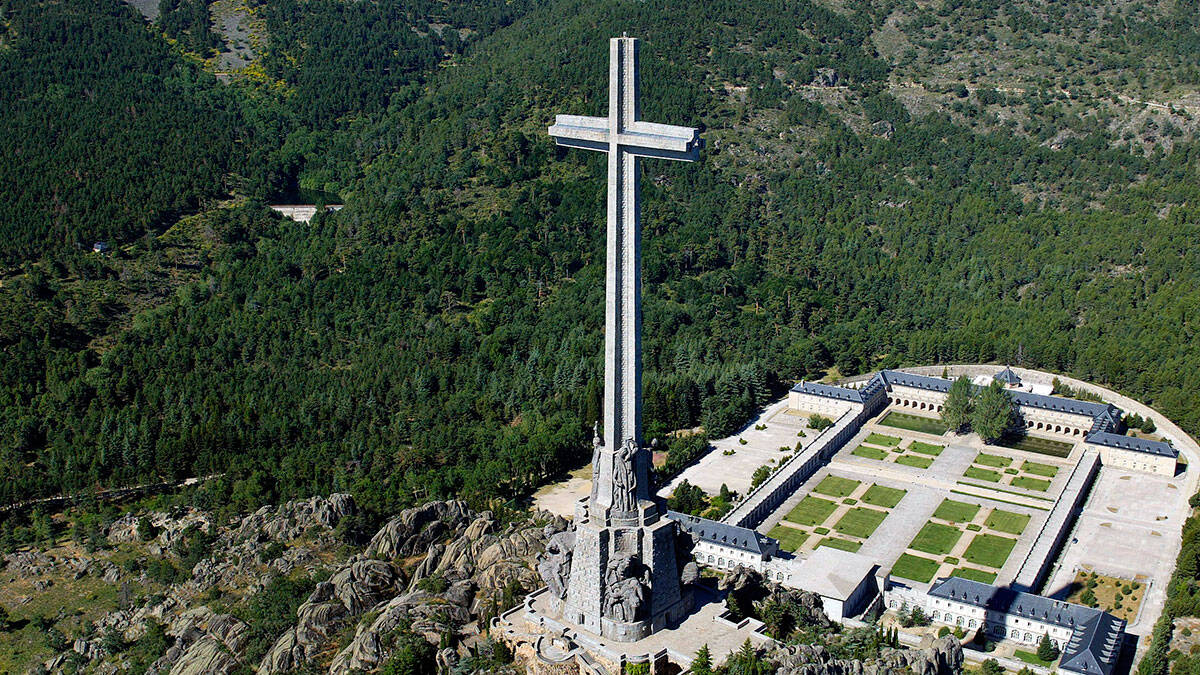 Hay que mantener la cruz del Valle de los Caídos, por Enrique García-Maíquez