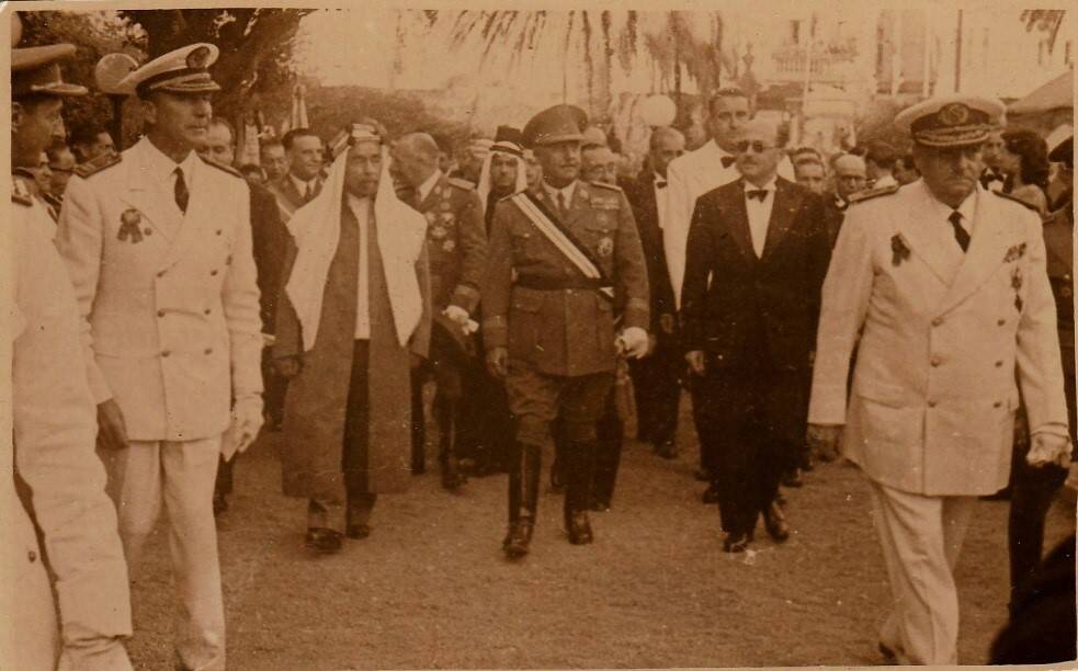 1949. Franco recibe la visita del Rey Abdullah en La Coruña, por Carlos Fernández Barallobre