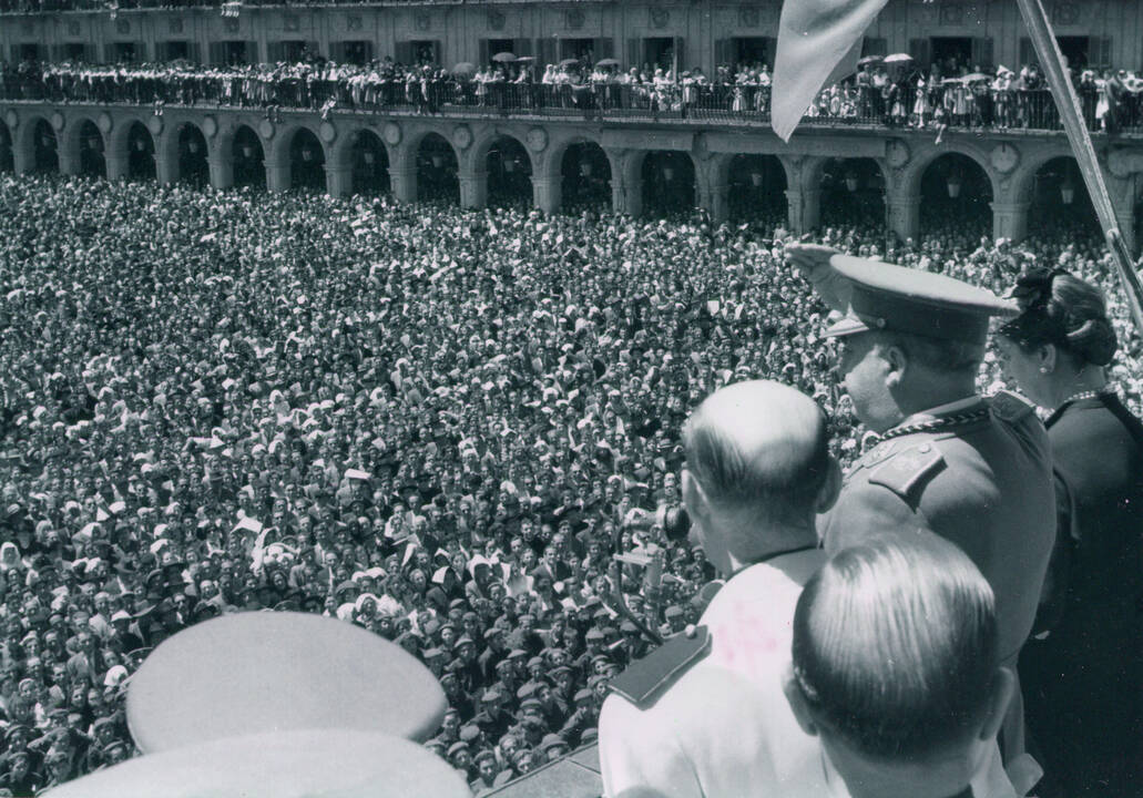 Pensamiento de Franco: La sociedad, el Movimiento y el contraste de pareceres