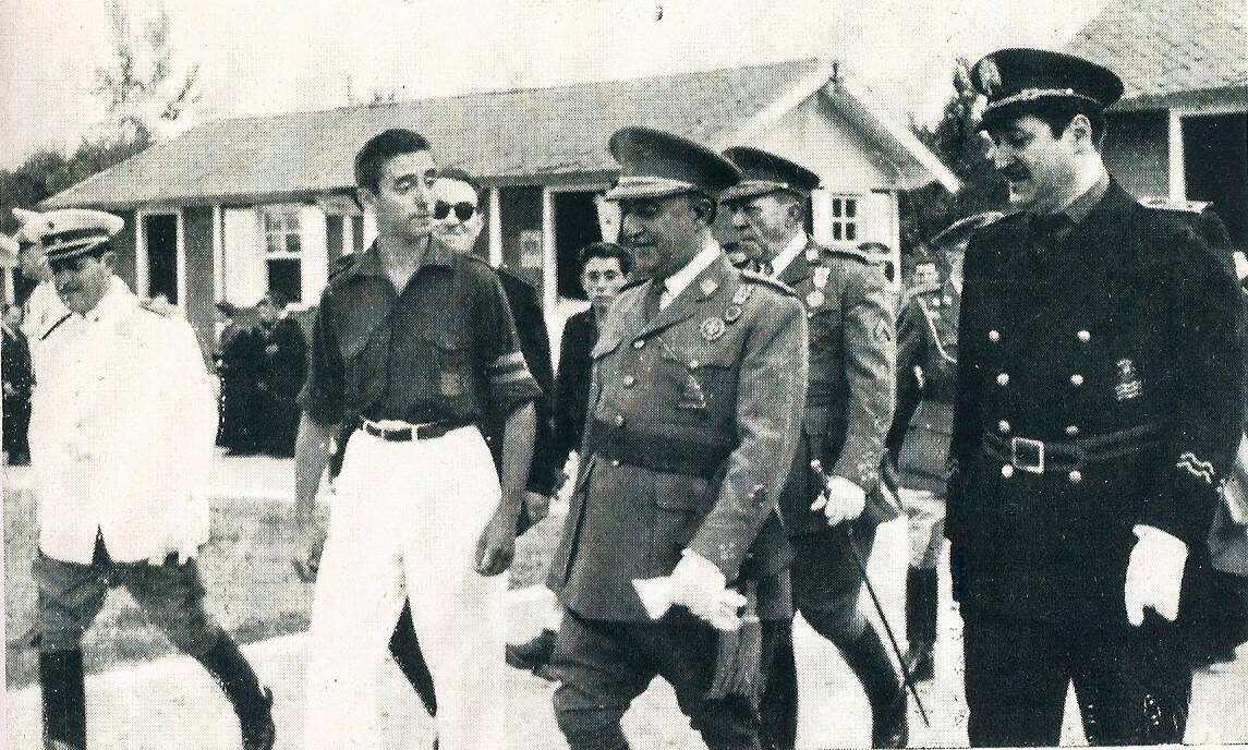 1951: Visita de Franco al campamento del Frente de Juventudes de Gandario La Coruña, por Carlos Fdez. Barallobre