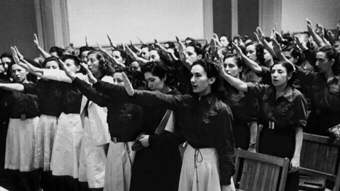 Pensamiento de Franco: Homenaje a la mujer española