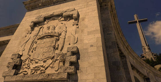 Estudio heráldico sobre los escudos que están en el conjunto monumental del Valle de los Caídos, por Pablo Linares