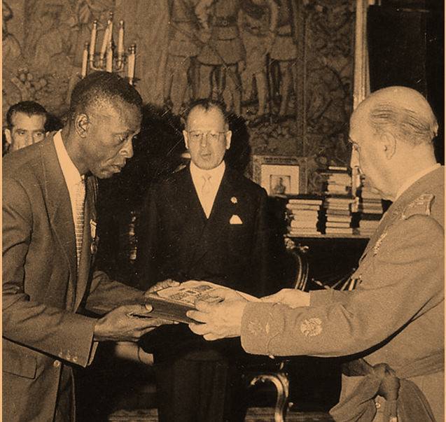 30-07-1959: Fernando Poo y Río Muni (Guinea Ecuatorial) serán erigidas en provincias