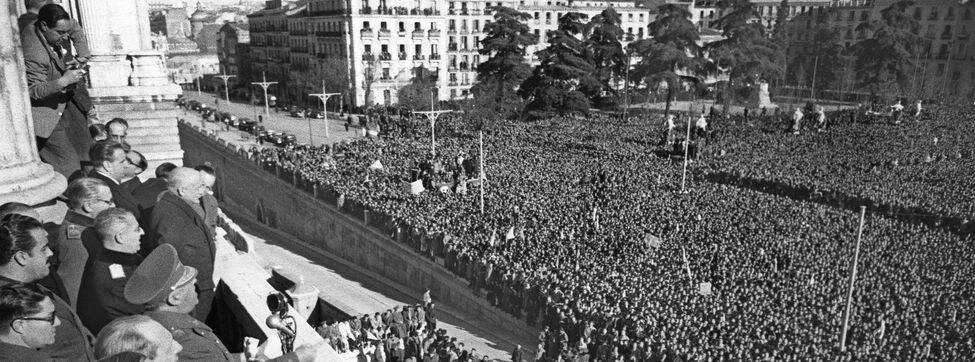 Pensamiento de Franco: Agradecimiento al pueblo español por el refrendo dado a la Ley Orgánica del Estado