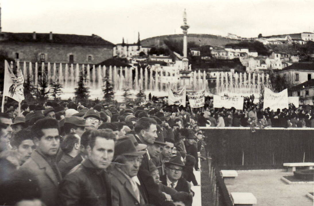 13-10-1952: Franco visita Granada, su Universidad e inaugura las “Casas Baratas”
