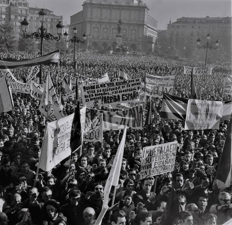 Pensamiento de Franco: La democracia orgánica y las necesidades de los pueblos