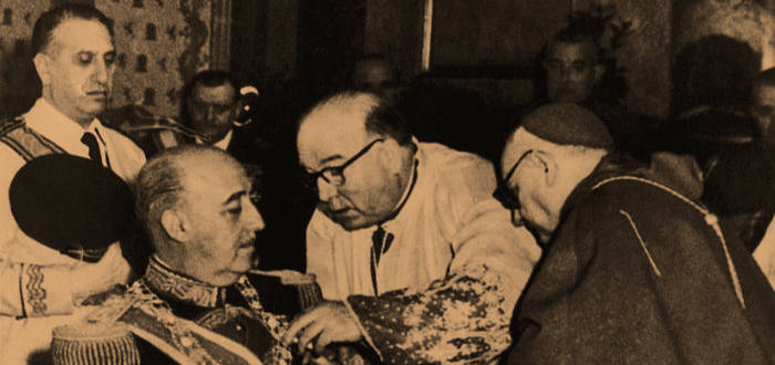 25-02-1954: Se le concede a Franco el Gran Collar de la Orden Suprema de Cristo